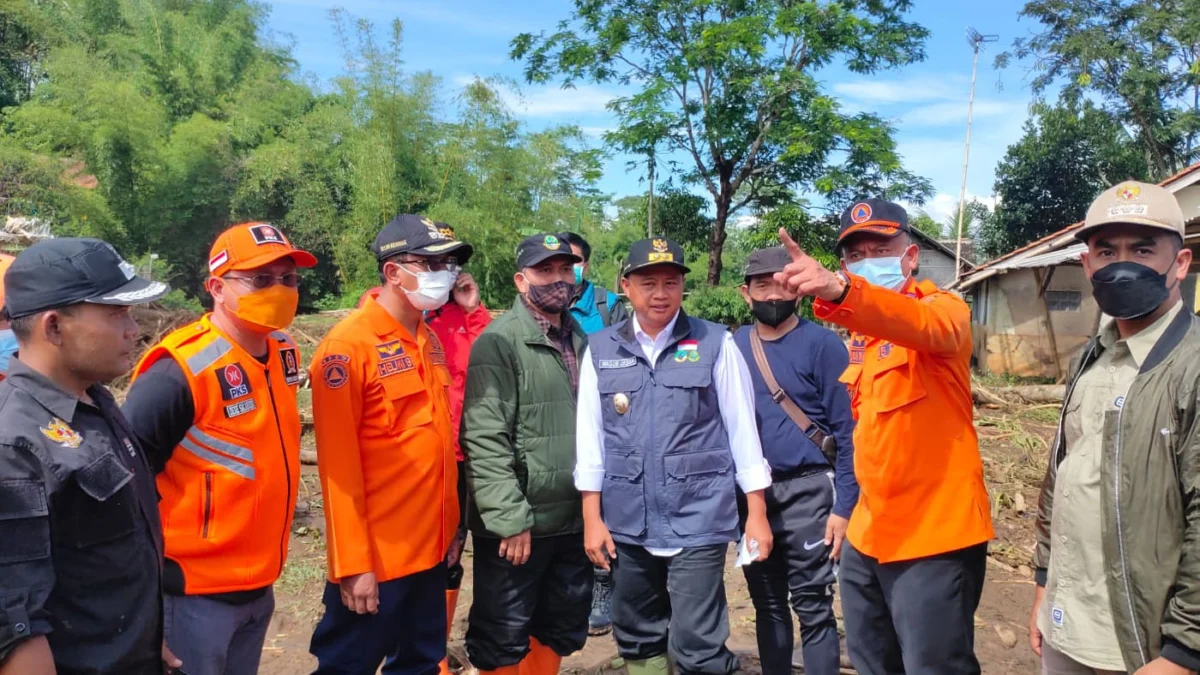 Wagub Jabar Kunjungi Lokasi Banjir Bandang di Garut