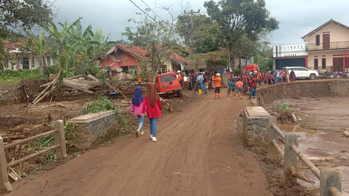 Banjir Bandang Terjang Desa Sukalilah