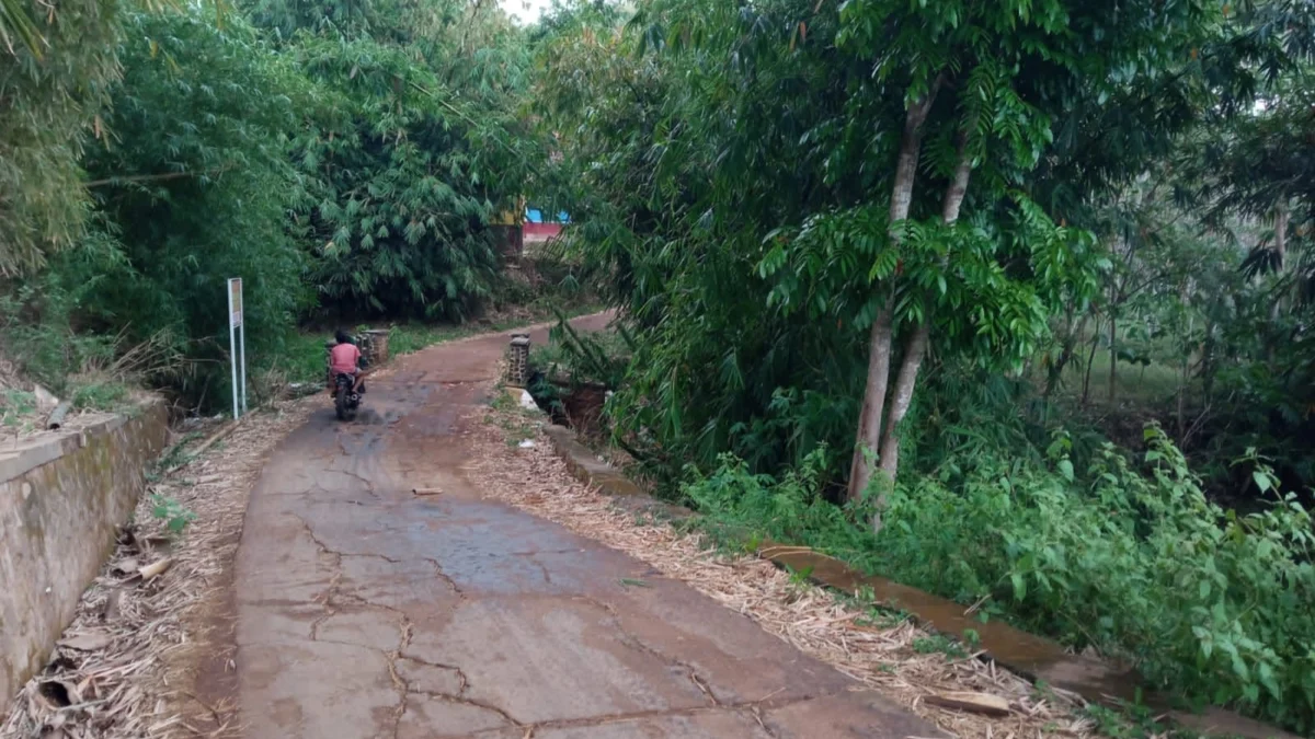 Kades Lingkungpasir Minta Jalan Cimungkal Mendapat Perhatian