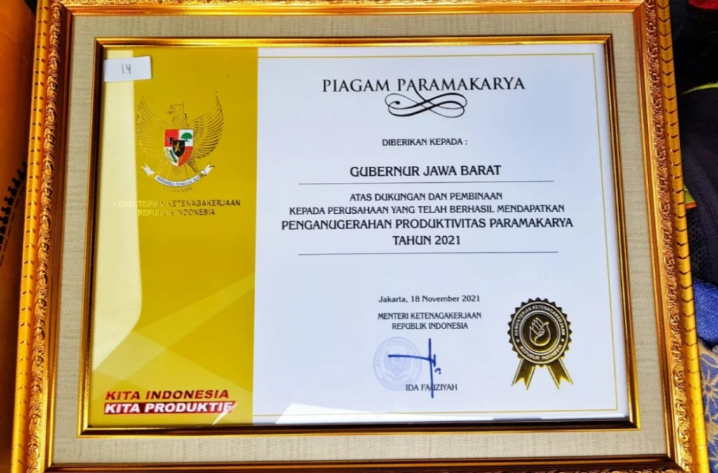 Ridwan Kamil Terima Anugerah Paramakarya