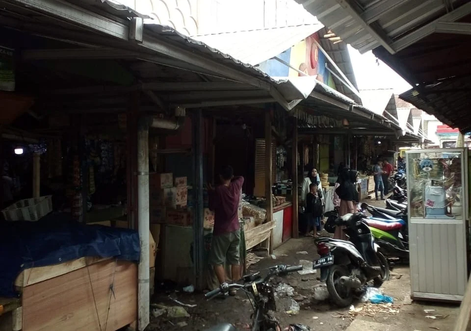 Sudah Disediakan Lapak, PKL Pasmo Limbangan Malah Kembali Berjualan di Terminal