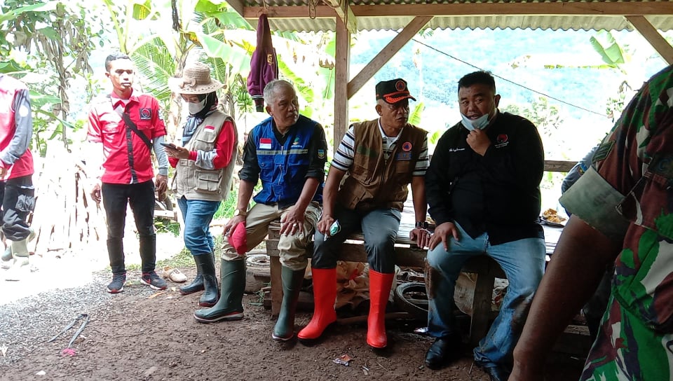 Rombongan Sekda Garut Sempat Terperangkap Longsor di Talegong