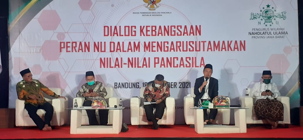 DIALOG. Anggota DPRD Jawa Barat  H. Dadan Hidayatulloh, S.Ag.,M.Ipol saat menjadi pemateri pada acara dialog kebangsaan bersama PWNU Jabar, Sabtu (18/12)