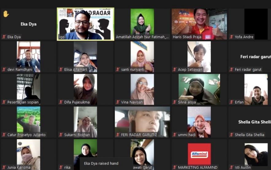 Kegiatan webinar dalam rangka bisnis ritel online bersama Alfamart yang bekerjasama dengan Radar Garut, rabu (22/12/2021)