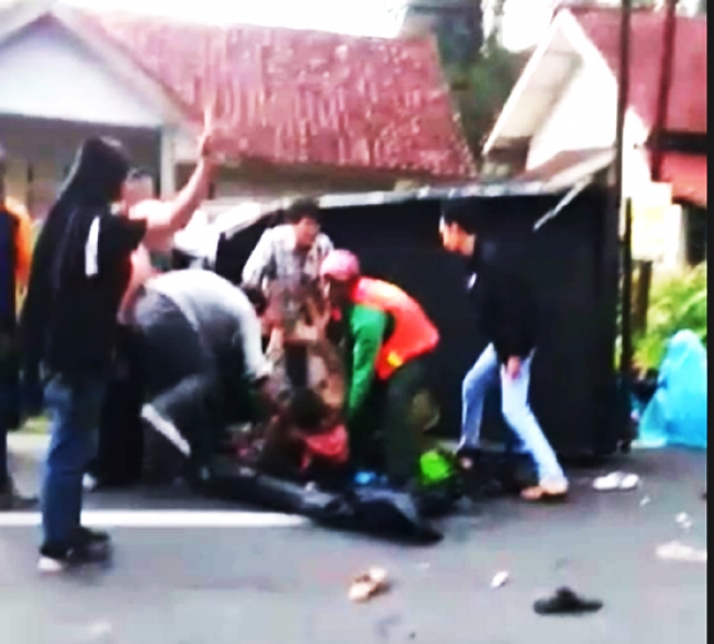 Mobil Rombongan Jemaah Pengajian Kecelakaan, 12 Orang Kepalanya Terluka