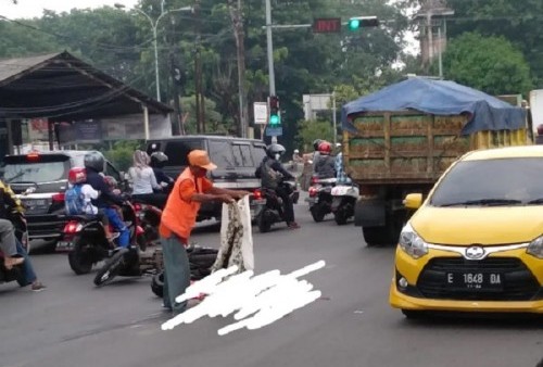 Pengendara Sepeda Motor Tewas Mengenaskan Terlindas Truck