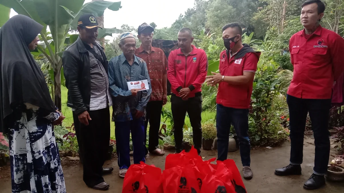 DPC PDI Perjuangan Garut Kunjungi Korban Kebakaran di Cisompet dan Mekarmukti, Dorong Dinas Terkait Salurkan Bantuan