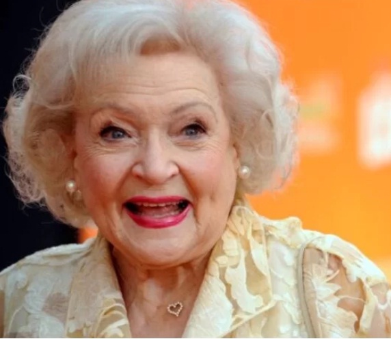 Artis Komedi Betty White Meninggal Dunia Artis Komedi Betty White Meninggal Dunia