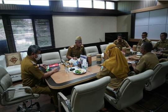 Jalan di Garut Banyak Yang Rusak, Bupati Bahas Bersama Jajarannya