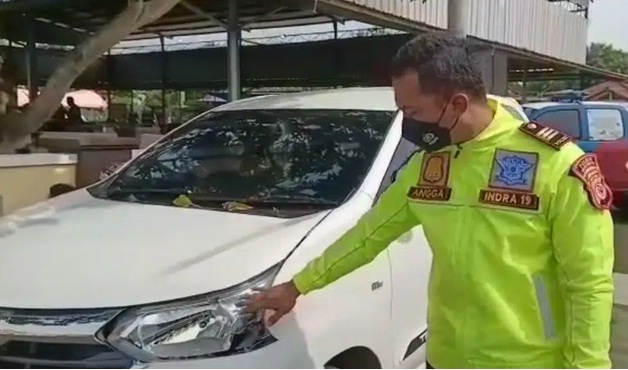 Pelaku Tabrak Lari di Indramayu Tinggalkan Mobilnya di Rumah Warga