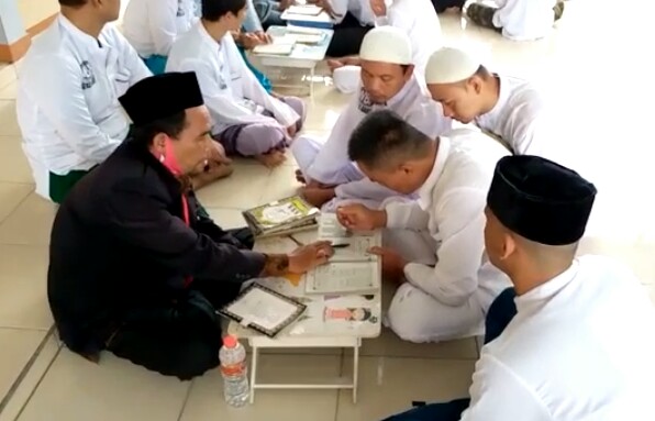 Sekretaris MUI Leuwigoong Rutin Mengajar Mengaji Narapidana di Lapas Kelas II B Garut
