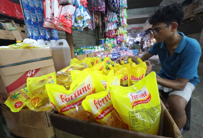 Program Minyak Goreng Murah Belum Berjalan Maksimal, Mendag: Stok Mencukupi, Distribusi Cenderung Lambat