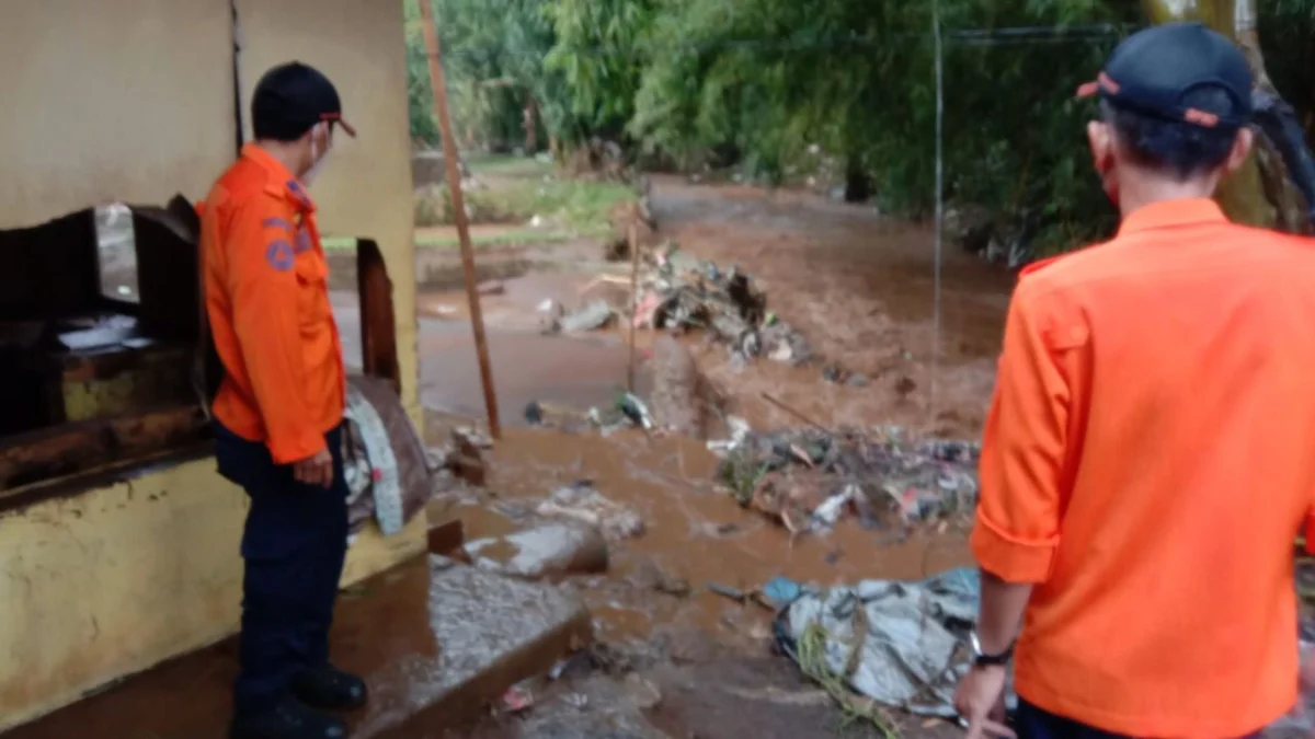 Banjir Merendam Rumah Warga di Kecamatan Cikajang dan Cisurupan