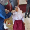 Guru dan Siswa di SDN 2 Cipareuan Jalani Tes Swab