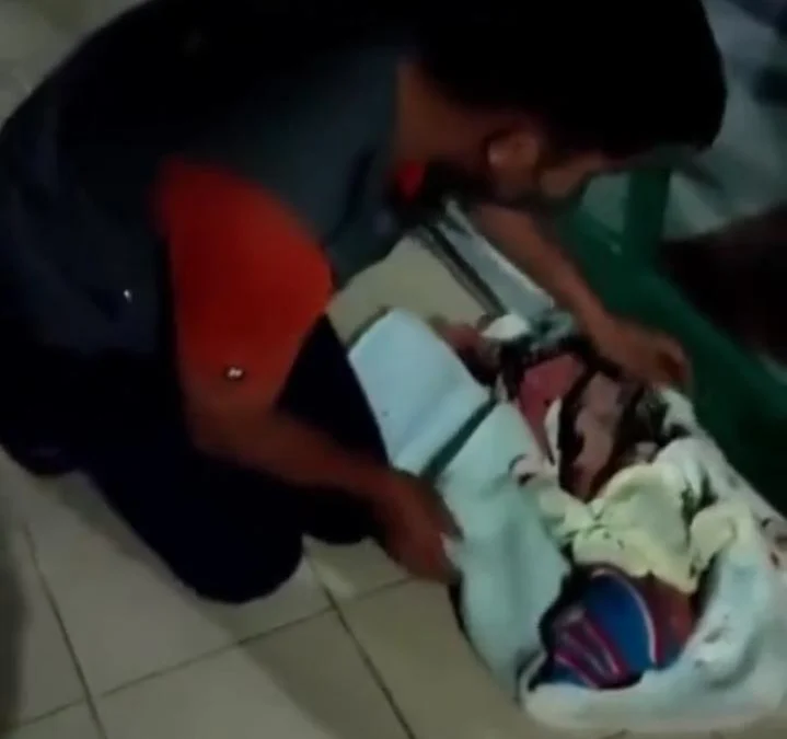 Viral di Media Sosial Seorang Bayi Ditemukan di Pekarangan Masjid