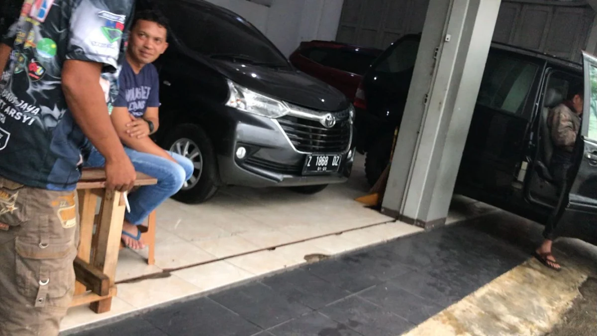 Mobil Milik Desa Keresek Ramai Diperbincangkan, Ada yang Melihat Berada di Showroom?