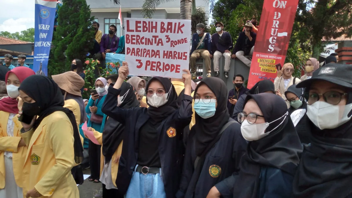 Mahasiswa Garut Unjuk Rasa, Tolak Jokowi 3 Periode