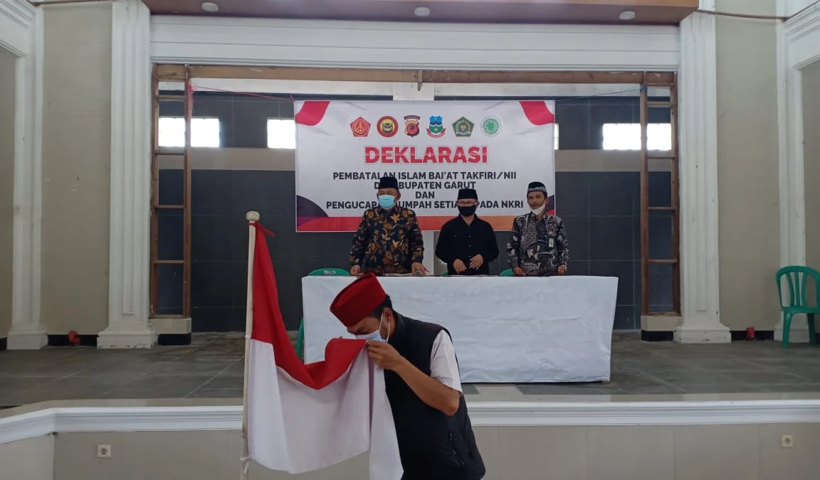 Puluhan Anggota Islam Baiat Takfiri Ikrar Setia dan Kembali ke Pangkuan NKRI