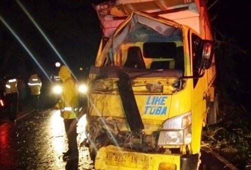 Tabrakan Dahsyat! Kereta dengan Truk Pick Up, 7 Orang Tewas dan 22 Penumpang Luka Parah