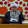 Mengupil Membatalkan Puasa? Ini Penjelasan Buya Yahya