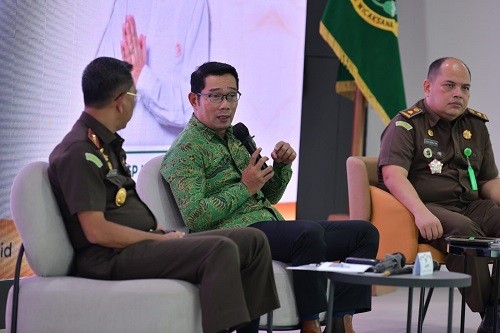 Tingkatkan Produk Dalam Negeri, Ridwan Kamil Ajak Kejaksaan Tinggi Jabar Maksimalkan Marketplace