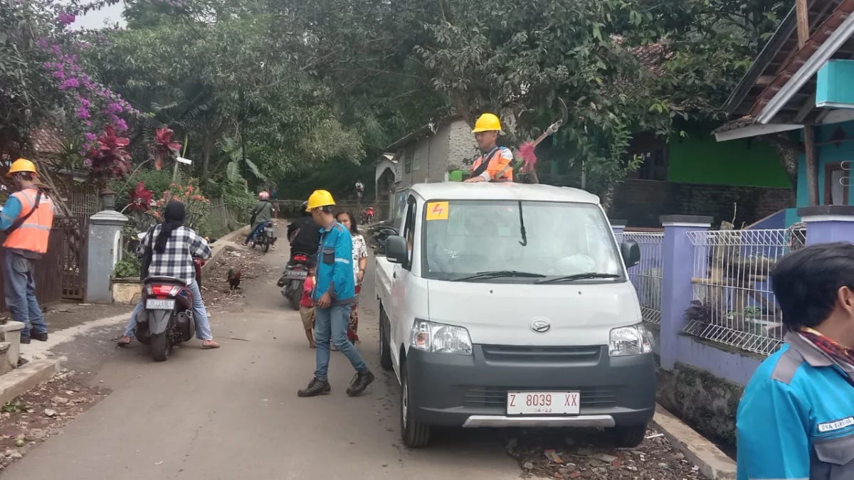 Kehandalan Listrik Garut Terjaga, Tim ROW DMU Minta Kerja Sama Masyarakat