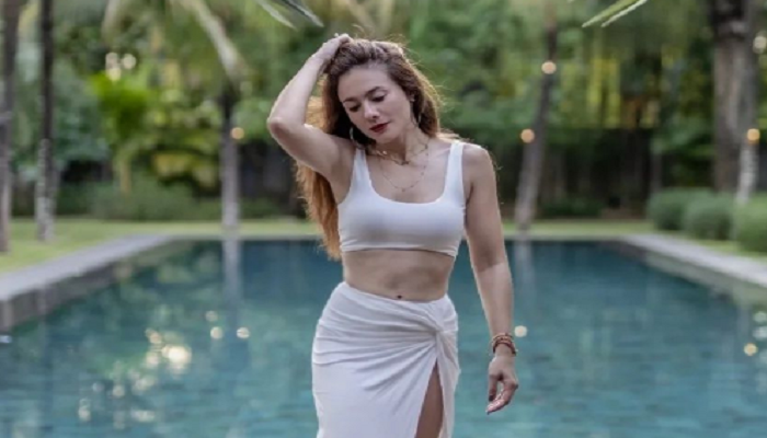 Tak Hanya Cantik, Wulan Guritno Makin Tua Body-nya Makin Aduhay