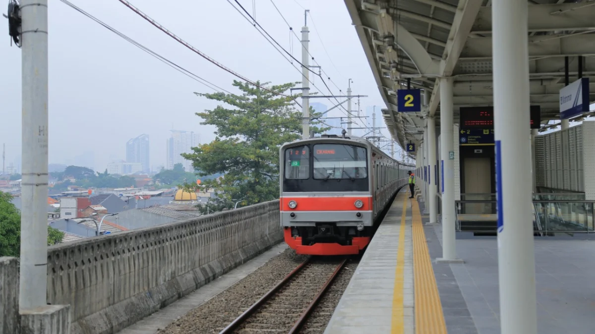 Pelaku Pelecehan Seksual di KRL Commuter Line Bekasi-Kampung Bandan Diarak Penumpang ke Pos Keamanan