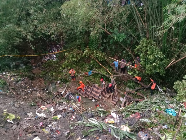 Bus Masuk Jurang di Tasikmalaya, Satu Penumpang Masih Dicari