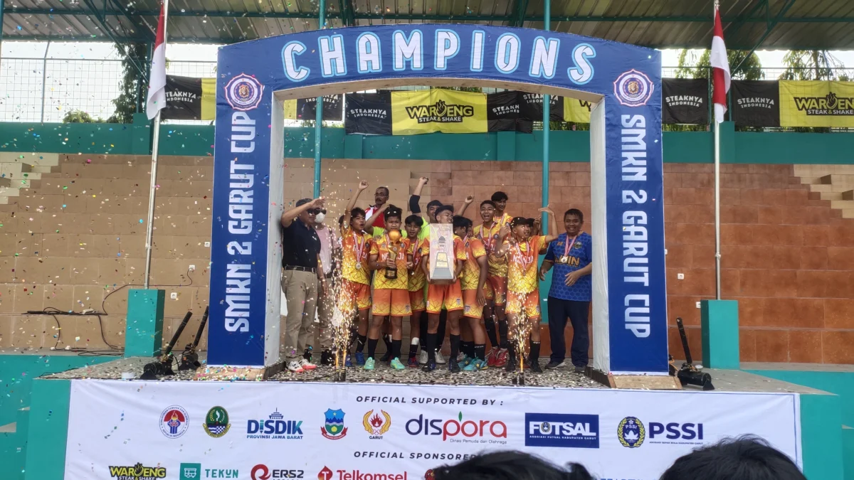 Tim Futsal SMPN 1 Jatinangor Juara SMKN 2 Garut Cup