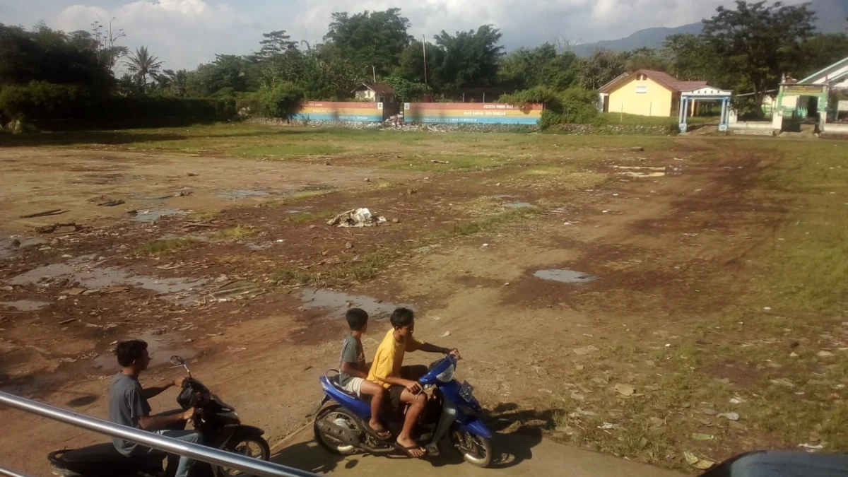 Pemdes Leuwigoong Sewakan Lapang Jamaras Rp15 juta