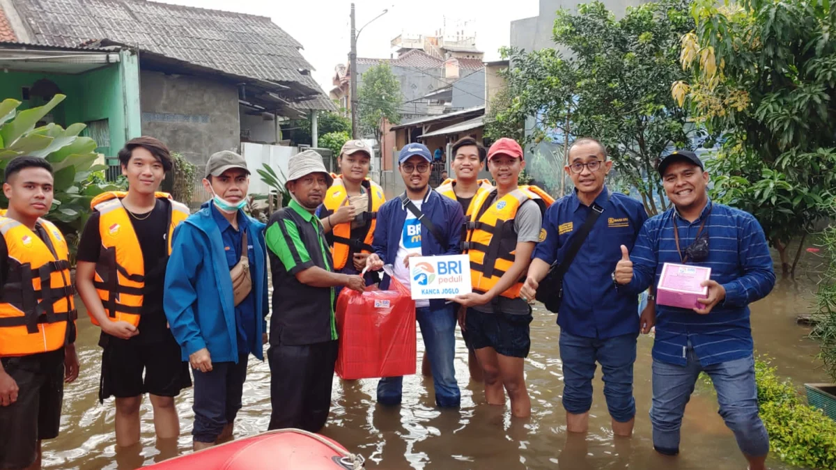 Cepat Tanggap Bencana Banjir, BRI Salurkan Bantuan ke Warga Ciledug, Tangerang dan Garut