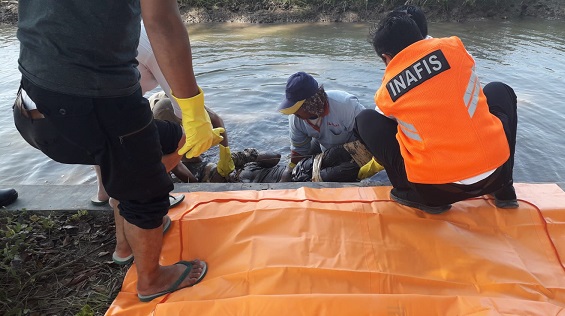 Ditemukan Mayat Pria, Kakinya Terikat Lakban