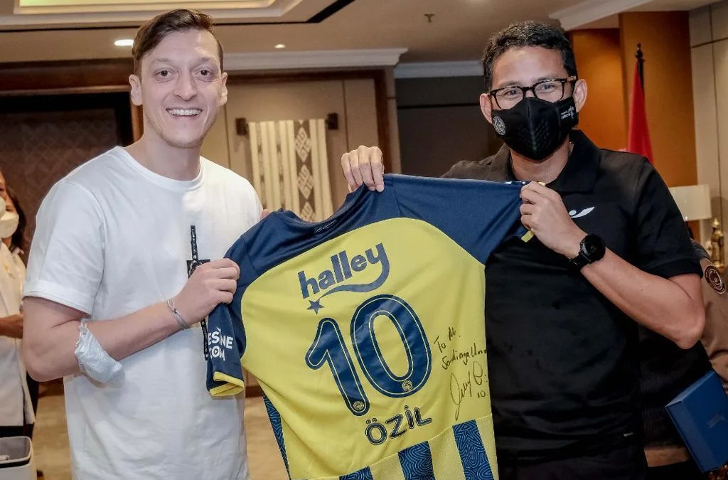 Ozil Tinggalkan Fenerbahce Gabung dengan Klub Liga 1 Indonesia