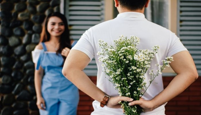 3 Cara Penting Dekati Wanita Cantik yang Baru Dikenal