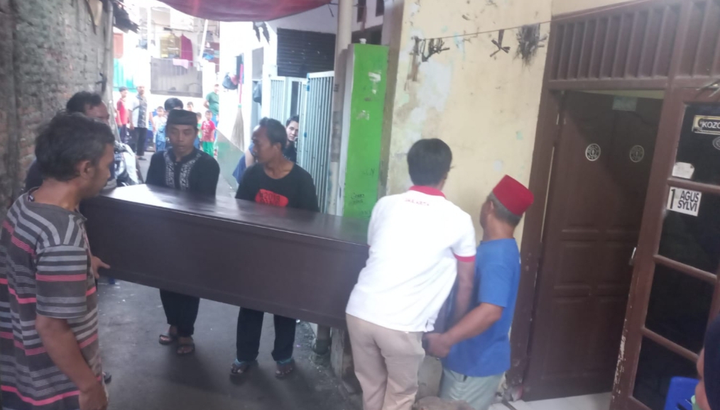 Ibu Korban Kecelakaan Maut Lampu Merah Cibubur