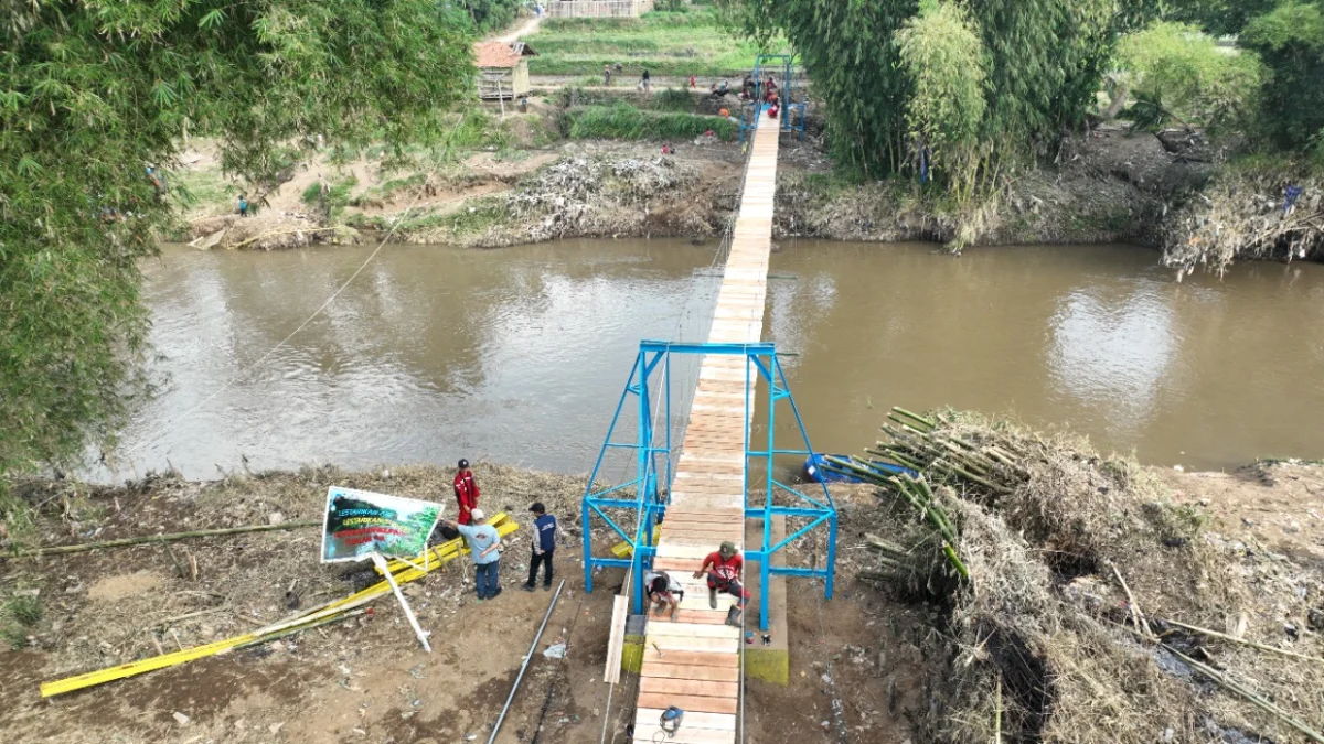 Jembatan Banyuresmi-Karangpawitan yang Terputus Tersambung Lagi