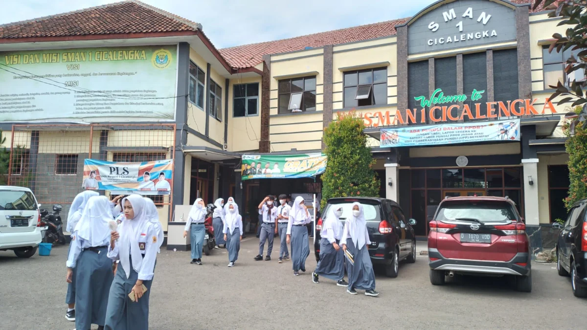 Ramai Dugaan Pejabat Titipkan Siswa di Luar Jalur Resmi PPDB