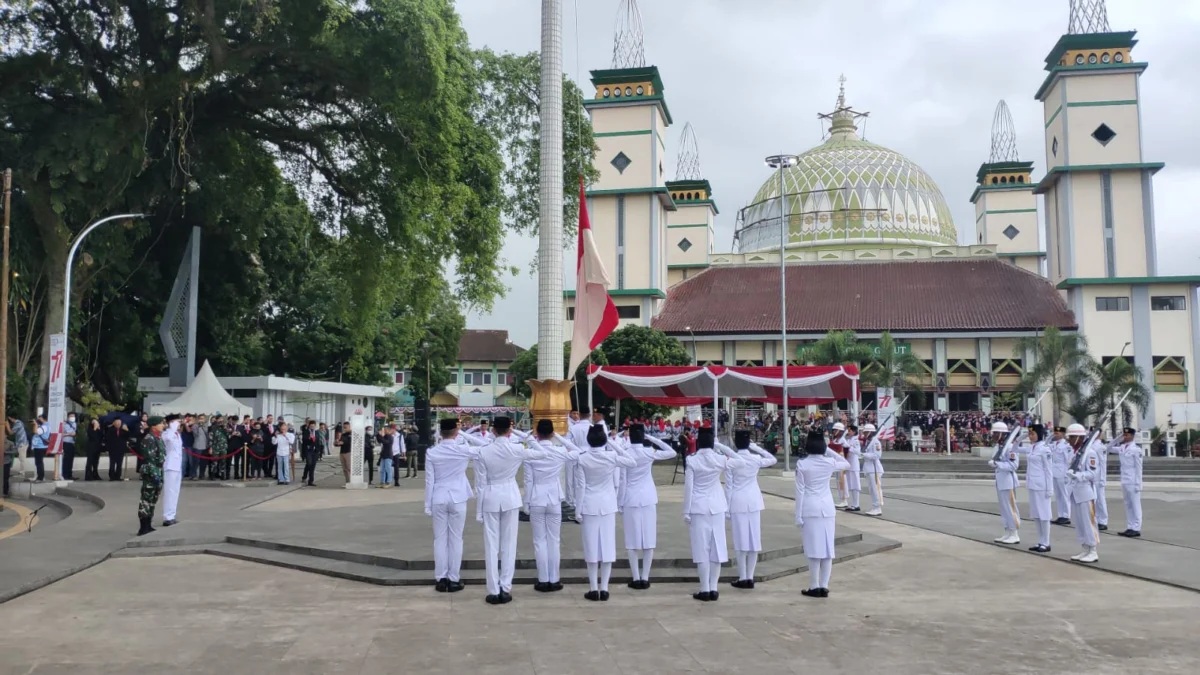 Maknai HUT Kemerdekaan, Bupati Garut Ajak Bangkit dari Kemiskinan