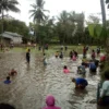 Warga Kampung Pasantren 'Ngareyek' Kolam