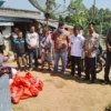 Tiga Rumah Dilanda Kebakaran, Legislator PDI Perjuangan Bersama Dinsos Garut Ringankan Beban Korban