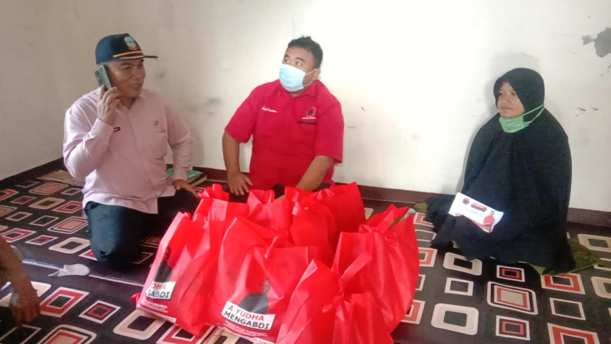 Yudha, Anggota DPRD Garut Kunjungi Janda Korban Kebakaran di Desa Mekarsari