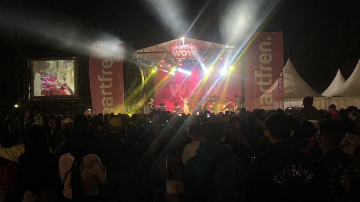 Ribuan Warga Hadir di Acara ‘Smartfren WOW Garut’