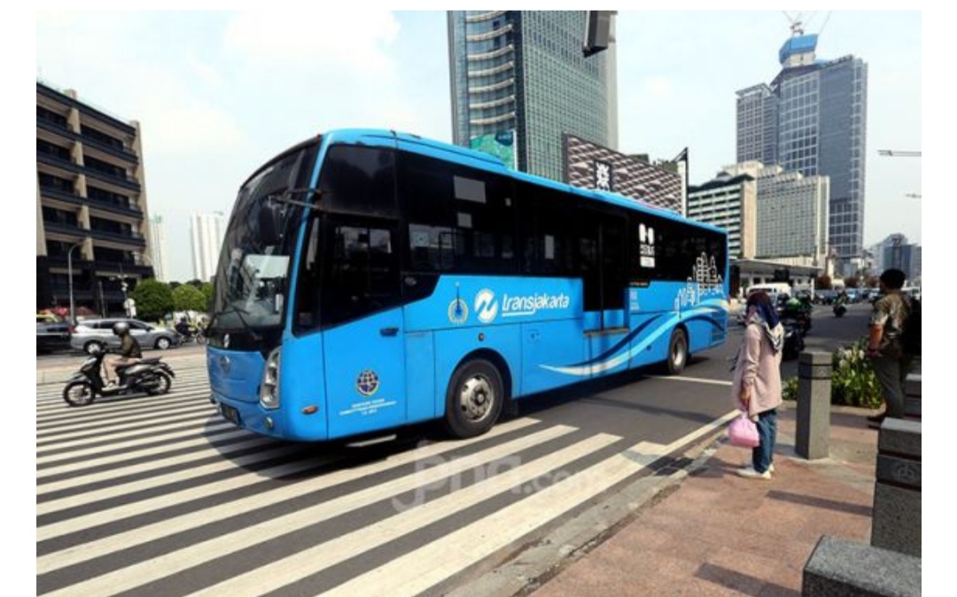 Bus Transjakarta Beroperasi 24 Jam Non-Stop Bantu Masyarakat yang Terdampak Kenaikan BBM