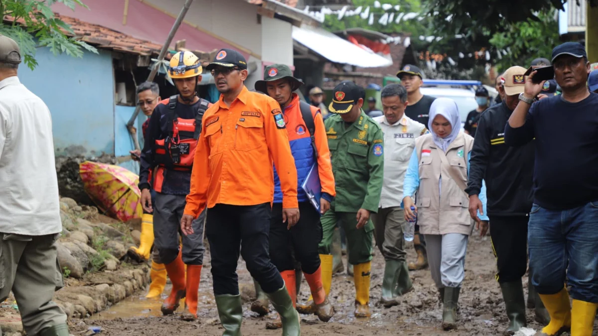 Wakil Bupati Garut Tinjau Bencana di Selatan, Ada Banjir dan Longsor