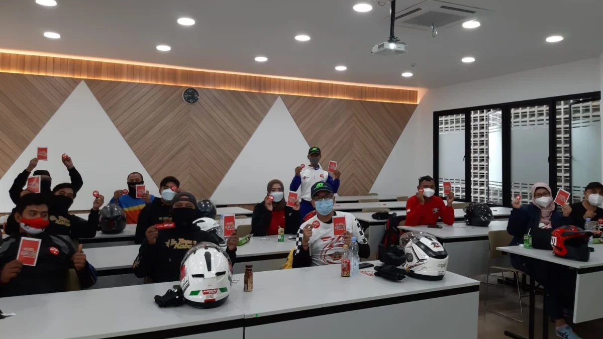 Bikers Pengguna Honda PCX di Bekasi Ikuti Pelatihan Safety Riding