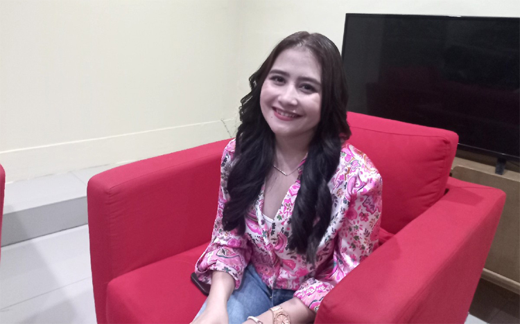 Artis Prilly Jadi Dosen UGM, Ini Mata Kuliahnya