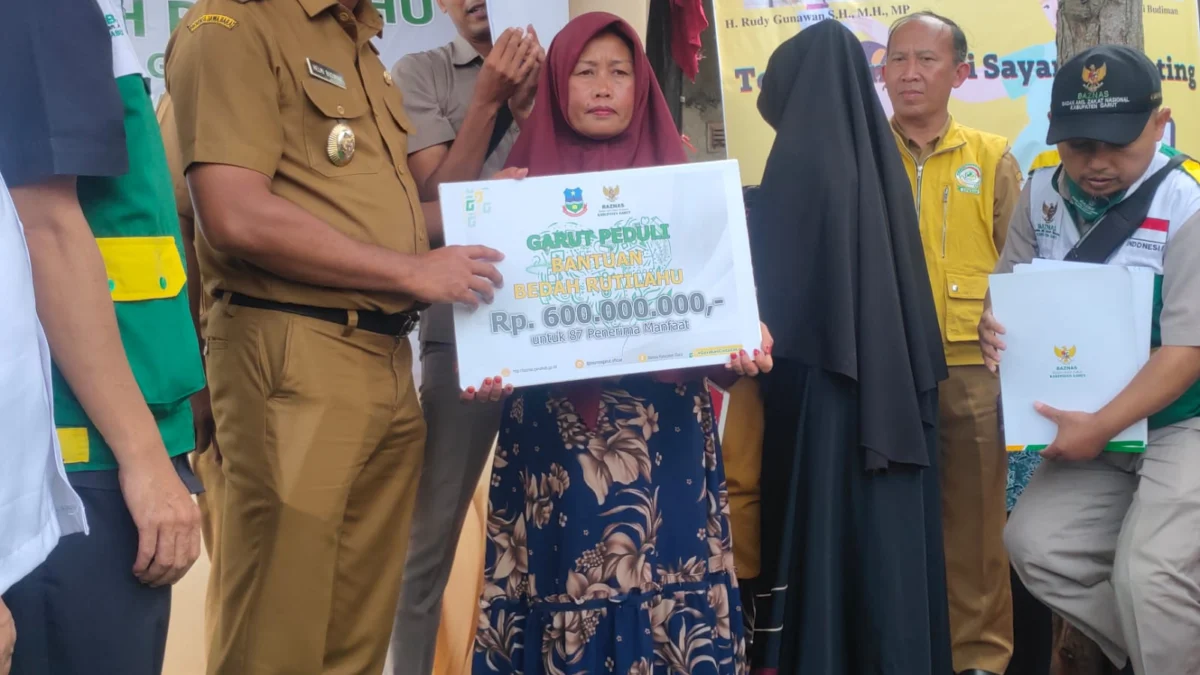 BAZNAS Garut Berikan Bantuan Bedah Rumah Kepada 87 Penerima di Kabupaten Garut BAZNAS Garut Berikan Bantuan Bedah Rumah Kepada 87 Penerima di Kabupaten Garut