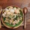 Resep Membuat Lotek, Makanan Tradisional yang Mulai Jarang Ditemui (shutterstock)