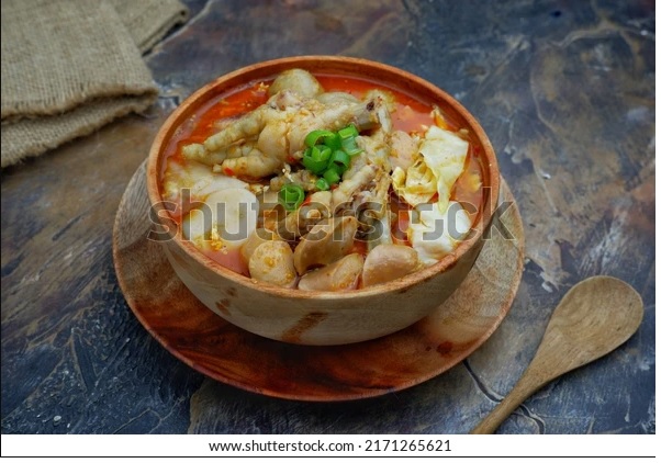 iluistrasi seblak seafood (.shutterstock.)